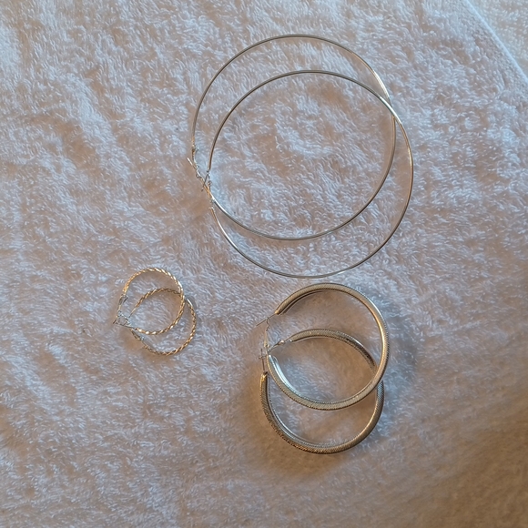 Womans Earrings - Picture 2 of 4